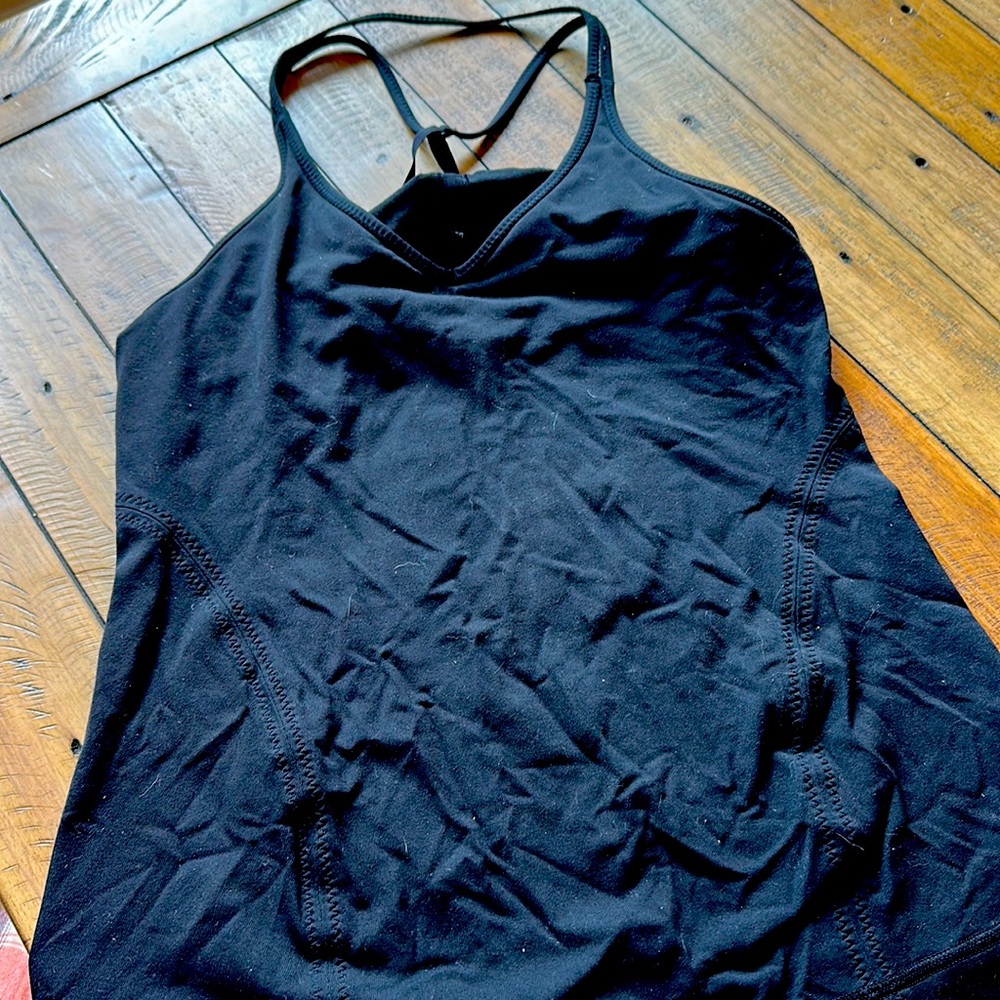 Lululemon size 6 black tank top built in bra